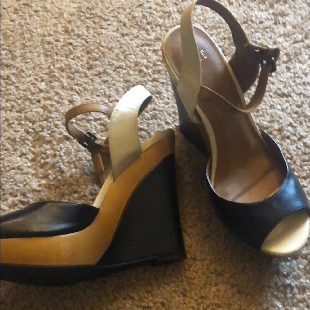 Size 7 Elle open toe wedges